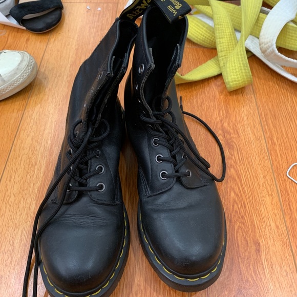 Dr. Martens Shoes - matte black doc martens